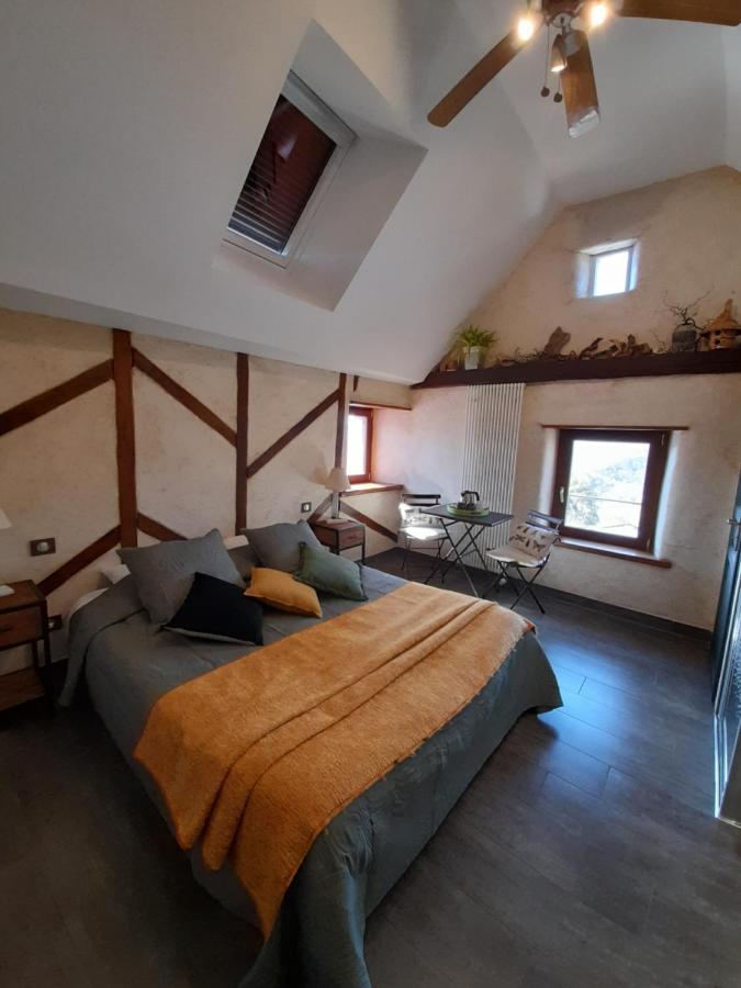 Mandailles  Les Hotes Du Lac, Chambres Et Tables D'Hotes מראה חיצוני תמונה