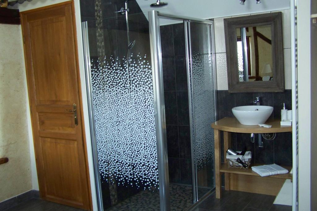 Mandailles  Les Hotes Du Lac, Chambres Et Tables D'Hotes חדר תמונה